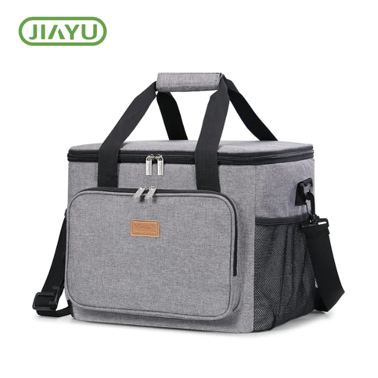 Insulated picnic bag